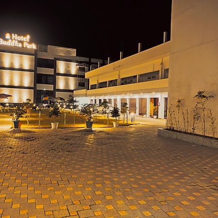 Hotel Buddha Park, Paharia, Benares Buitenkant foto