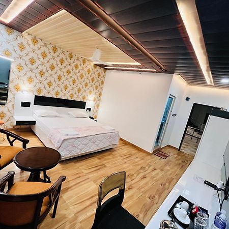 Hotel Buddha Park, Paharia, Benares Buitenkant foto